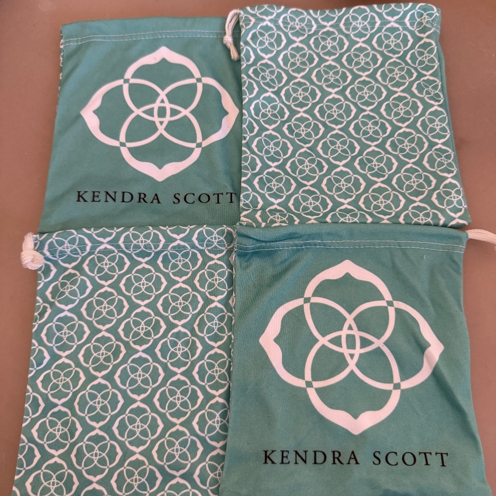 Kendra Scott Jewlery Bag